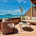 Xo Cape Arnna Hotel