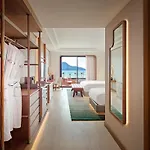 Xo Cape Arnna Hotel