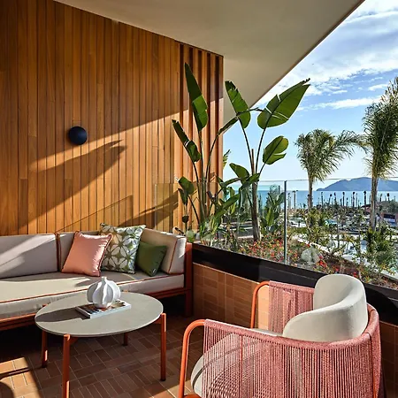 Xo Cape Arnna ホテル フェティエ